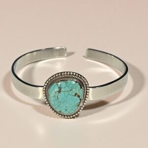 Sterling Silver Turquoise Cuff Bracelet Southwestern Style 31g Oval Stone